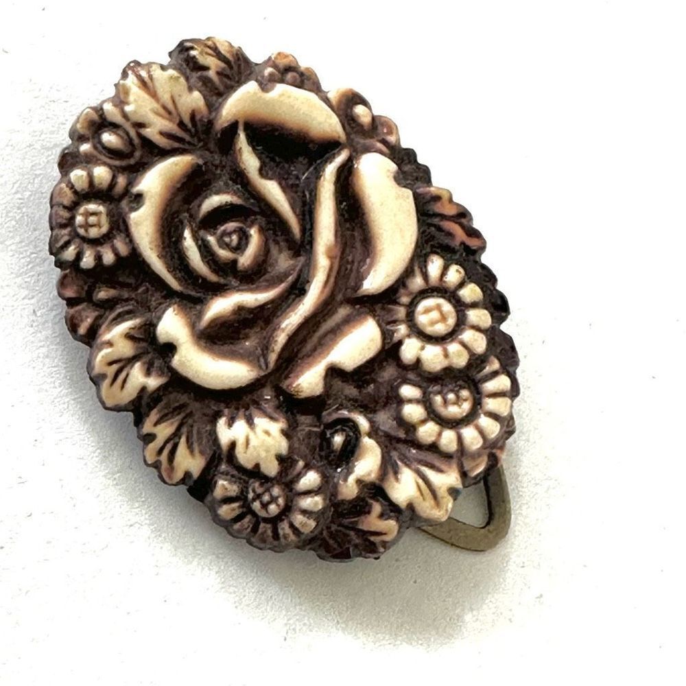 Floral carved scarf clip